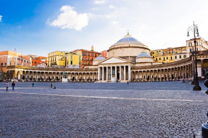 NAPLES Piazza del Plebiscito and Palazzo Reale – Private City Tour
