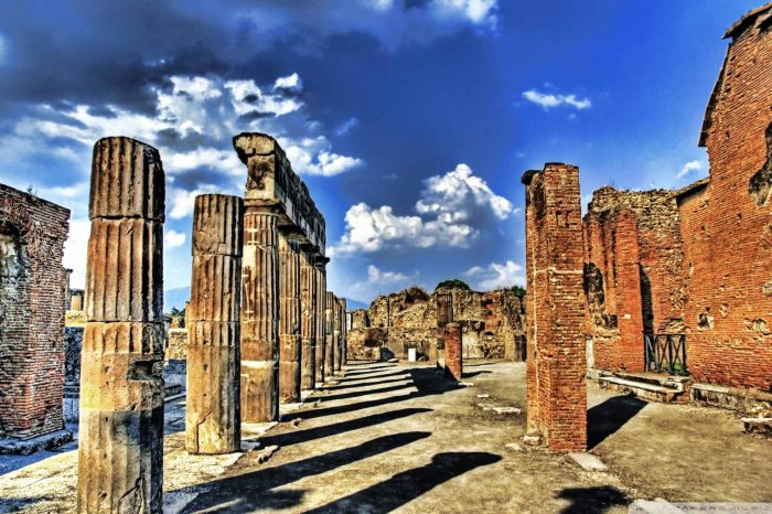 NAPLES to Pompei – Collected Tour in English